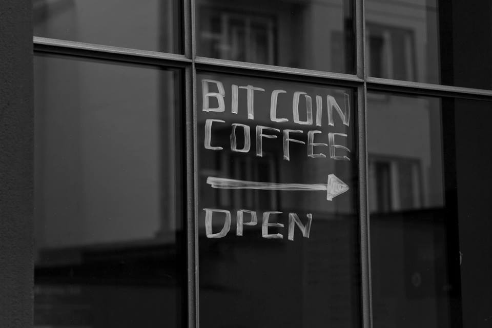 paralelní polis - káva za bitcoiny